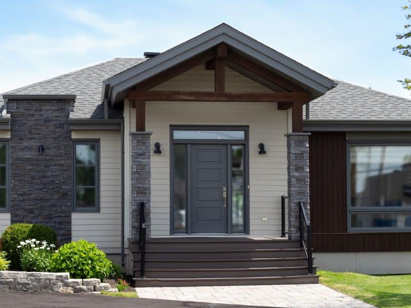 le Modèle Citana est un plain-pied classique. Nous voyons l'extérieur.