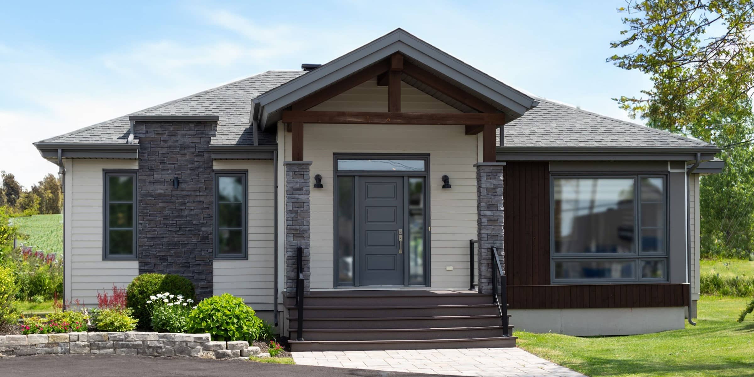 le Modèle Citana est un plain-pied classique. Nous voyons l'extérieur.