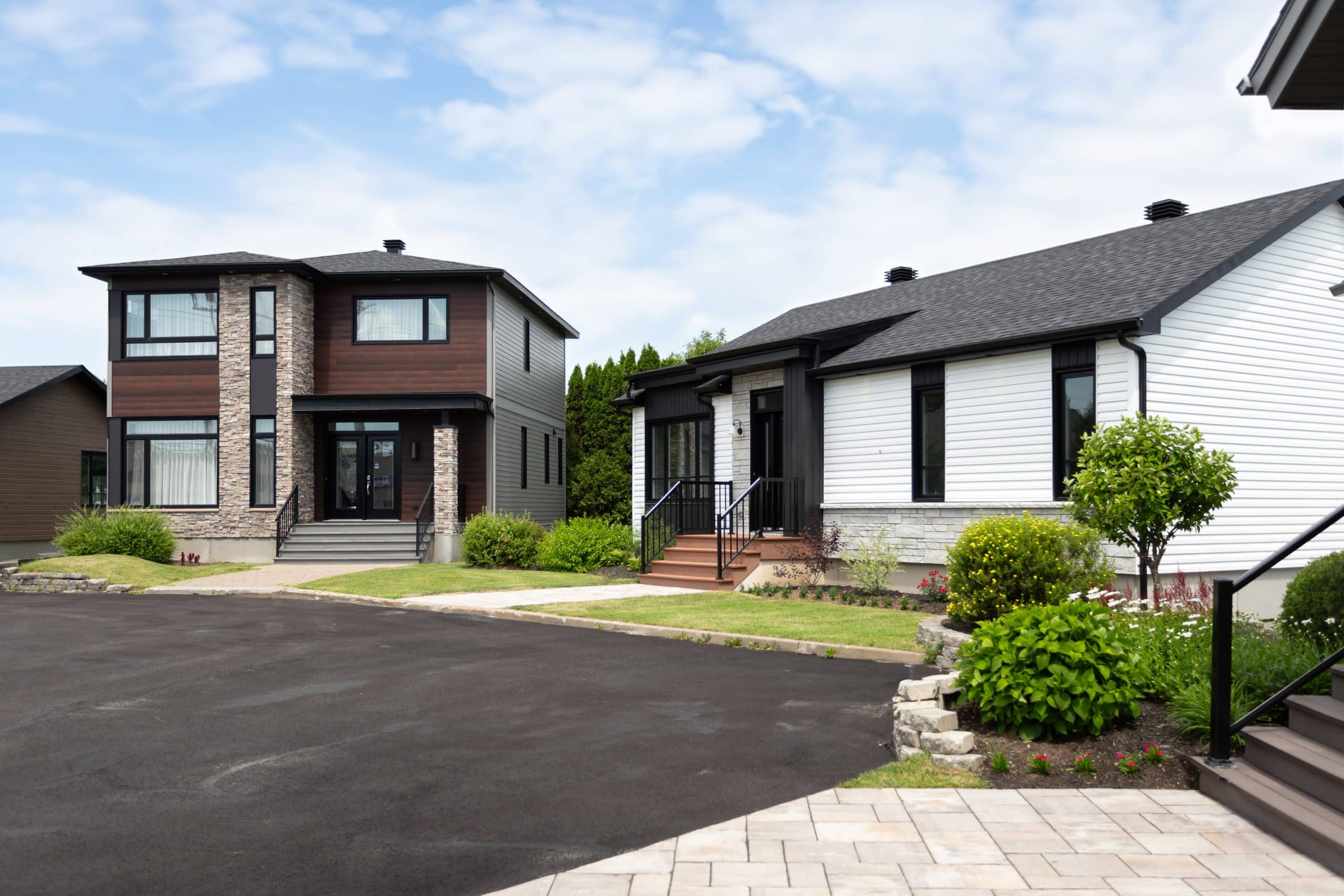 le Modèle Noova est un plain-pied de style contemporain. Nous voyons l'extérieur.