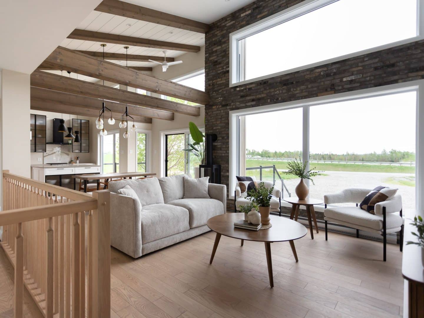 L'Esplanade est un chalet de style méditerranéen. Une réalisation réel avec la vue du salon.