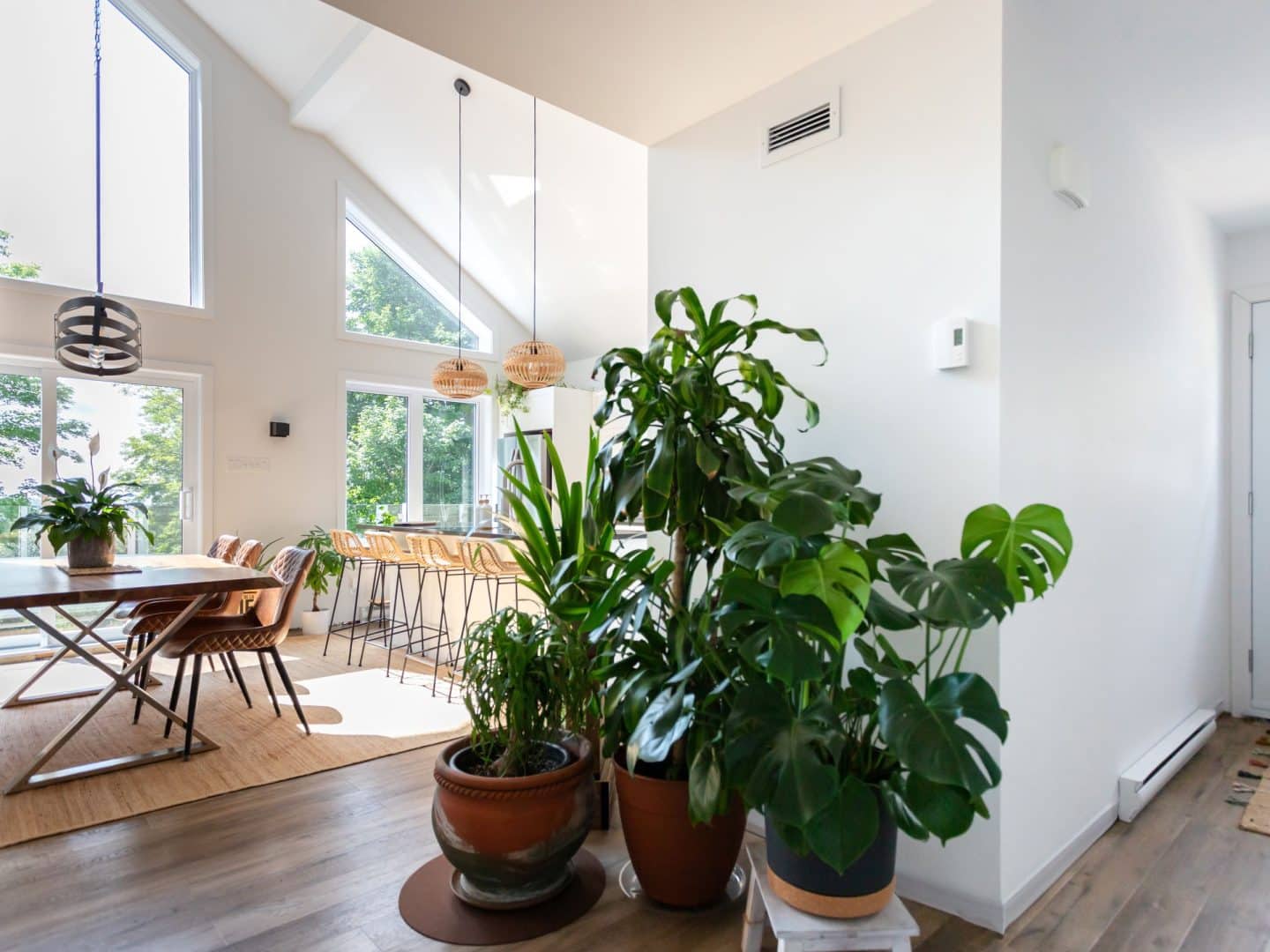 A realization of a chalet called Faucon. The second floor is classically styled, as seen from the dining room.