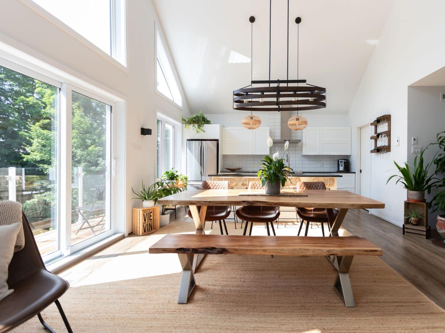 A realization of a chalet called Faucon. The second floor is classically styled, as seen from the dining room.