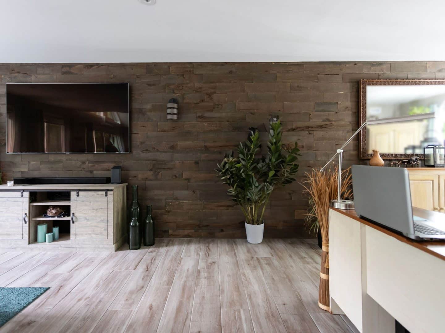 Une réalisation d'une maison appelée Splendide. Le premier étage est de style traditionnel, vu du séjour.