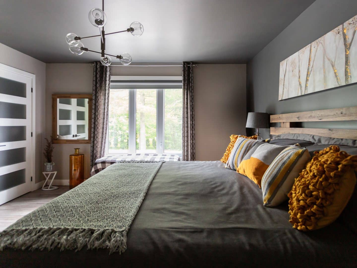 Une réalisation d'une maison appelée Splendide. Le premier étage est de style traditionnel, vu de la chambre des maîtres.