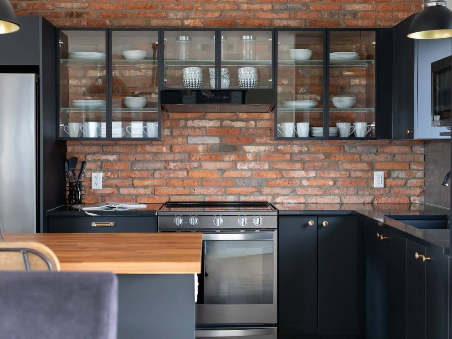 Maison préfabriquée plain-pied du modèle Tryka de style contemporain. Vue de la cuisine.